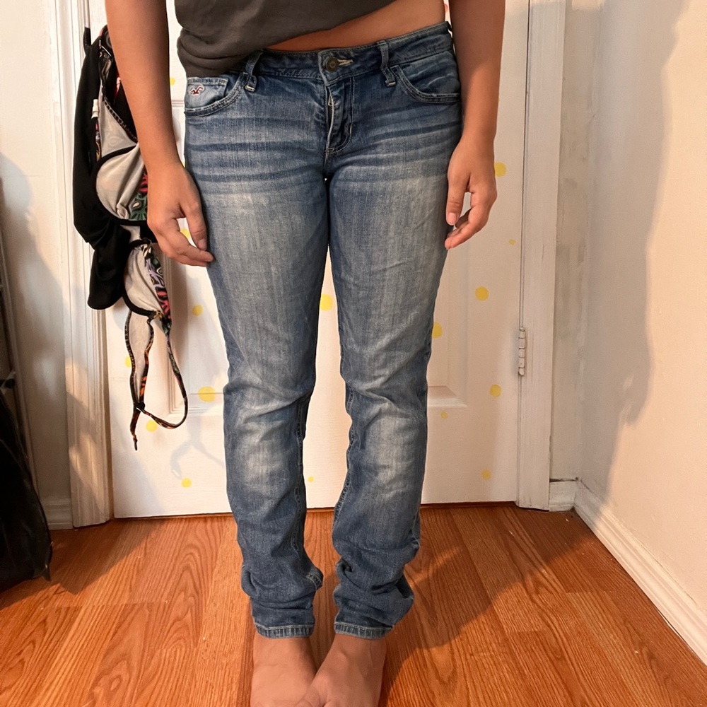 Hollister Women's Classic Blue Straight Leg Jeans